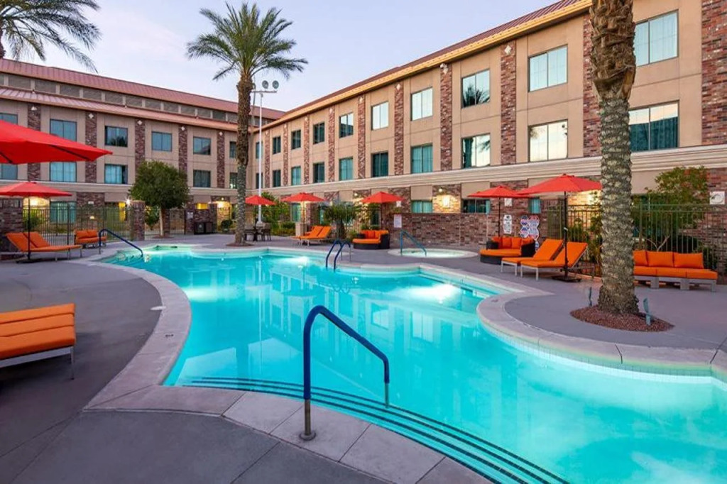 Cannery Hotel & Casino