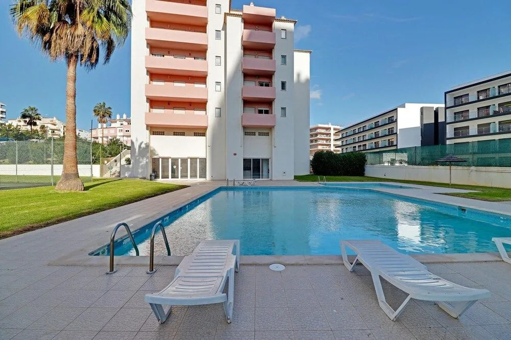 PRAIA DA ROCHA CENTRAL WITH POOL by HOMING