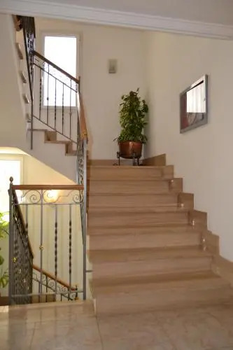 Hostal Leo dOr