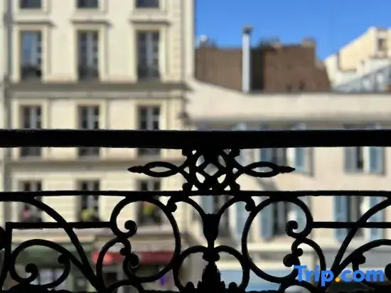Premium family apartments for 5 near Champs-Élysées
