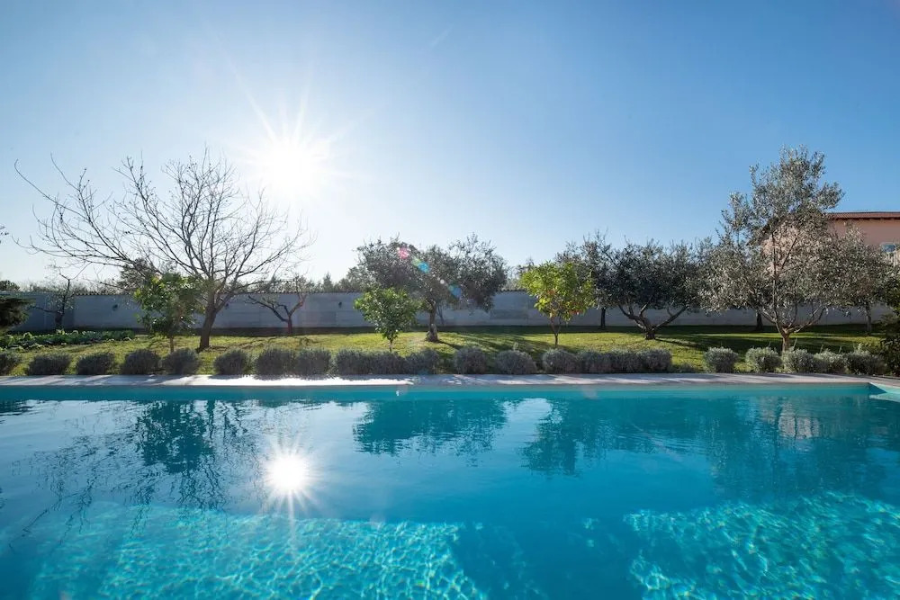 Olive & Lavender villa with pool