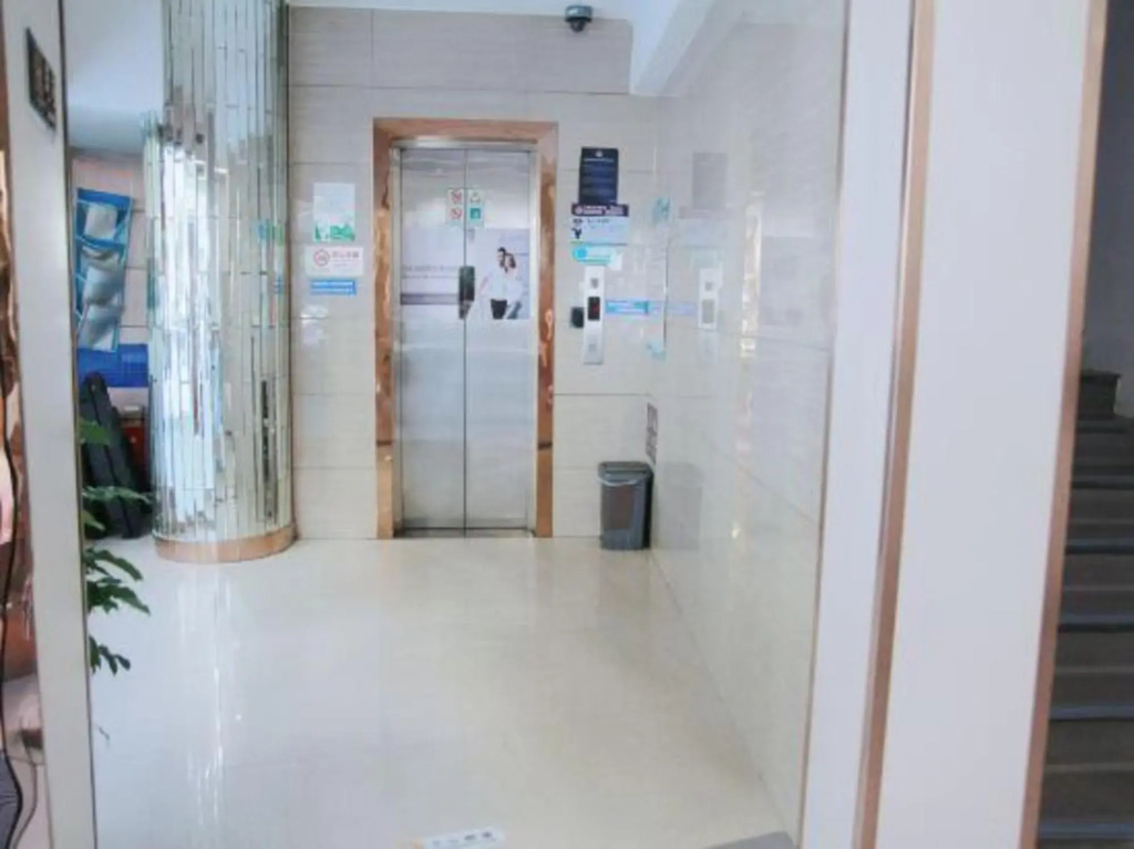 Zsmart Hotel (Shanghai Baoshan Wanda Gongkang Road Subway Station)
