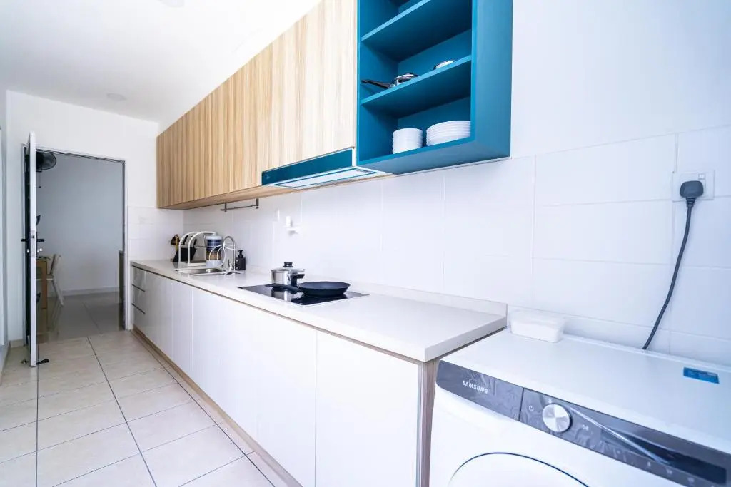 Cheerful 3-bedroom townhouse for 9 pax Kajang
