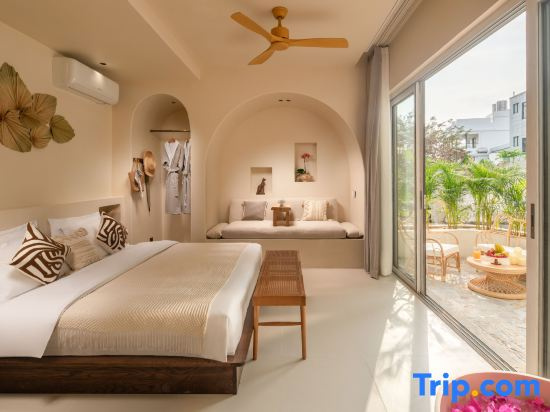 Under the Tree·Sawana CAHWAM Seaview Homestay
