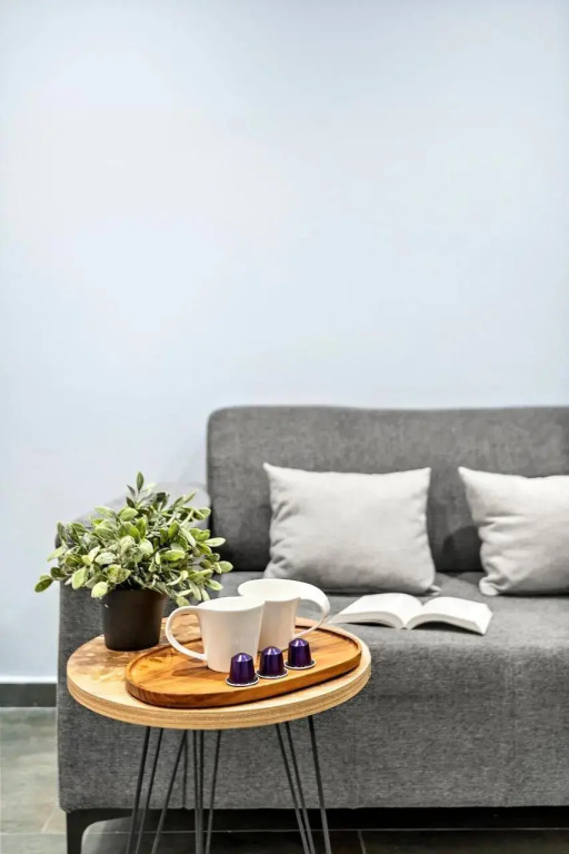 Cozy New Space City Center & steps from beach M7