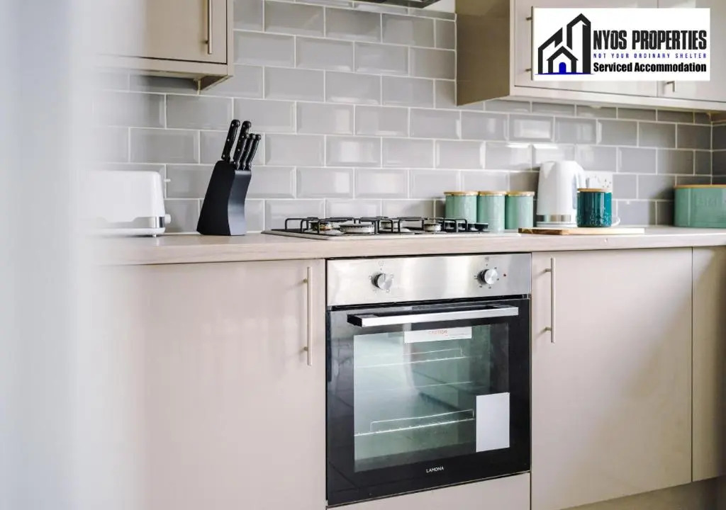 30  Off Monthly Stay/ 4 Bed House/ Free Parking