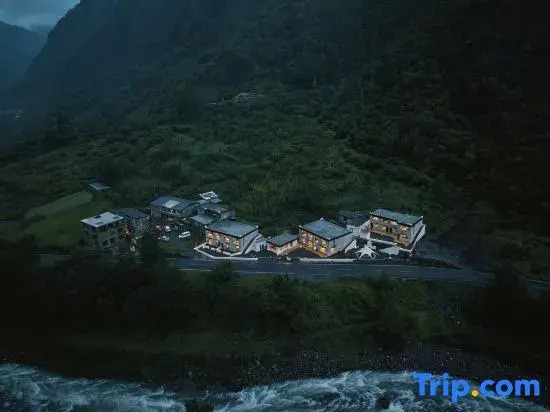 Siguniang Mountain Nation Park Hotel（The most popular and convenient hotel for overseas guests）