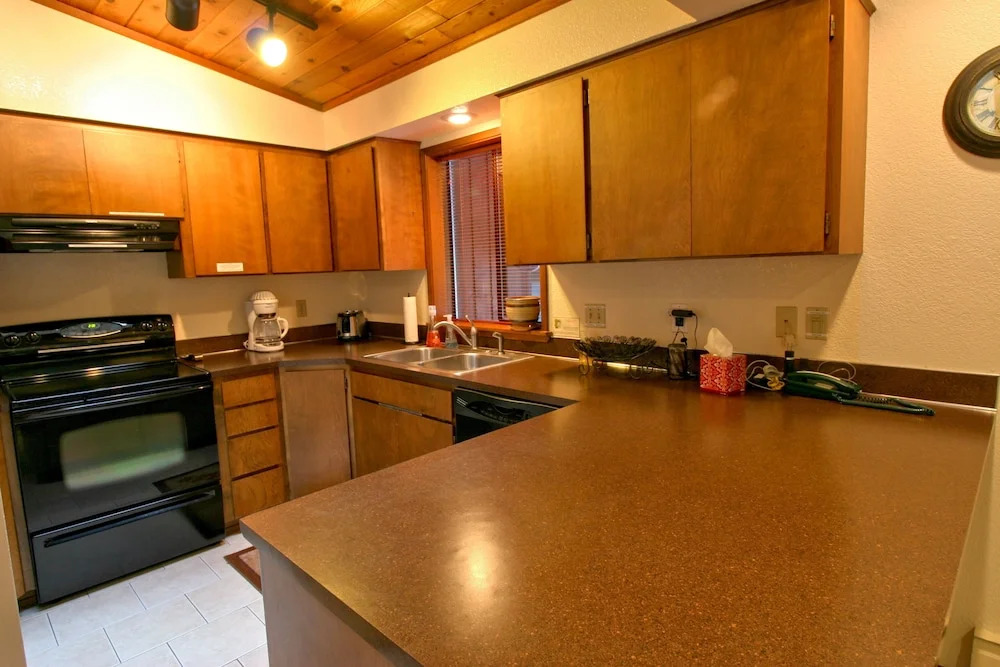 Snowline Cabin 23 - Great Cabin With hot Tub, Game Room, Wifi and Sauna