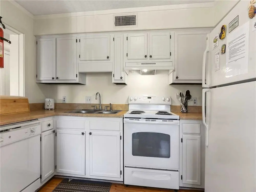 Beach & Tennis Admirals Row 226 - Two Bedroom Condo