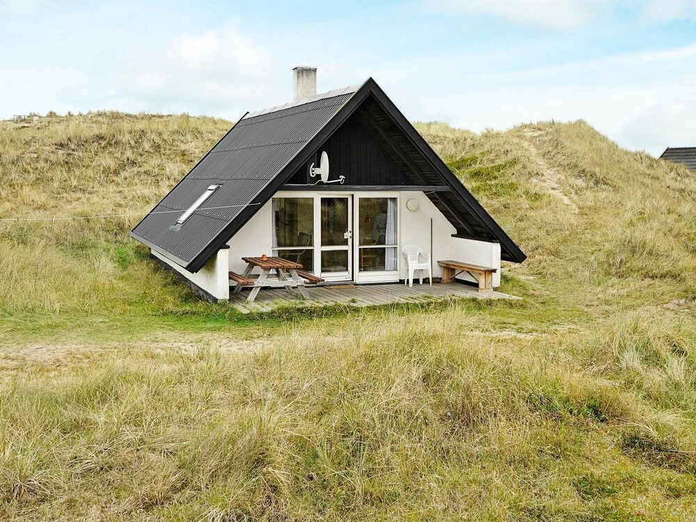 Serene Holiday Home in Ringkøbing Near the Sea