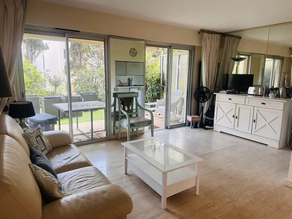 Light Modern Studio With Garden Pool- 2294