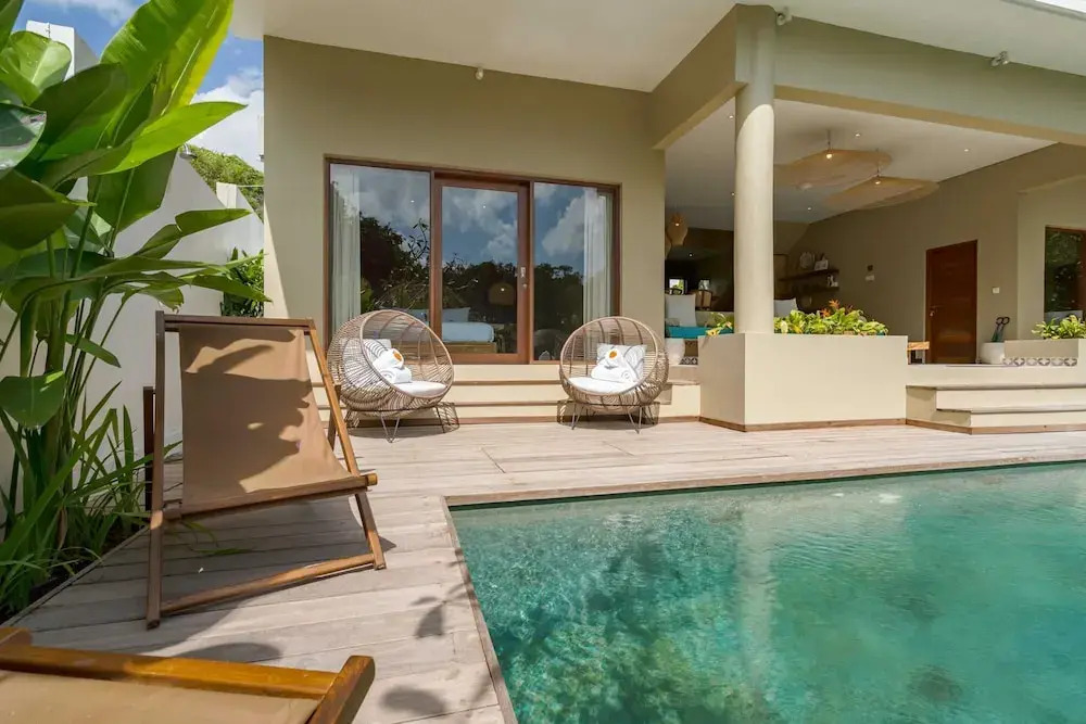 Villa Canopy