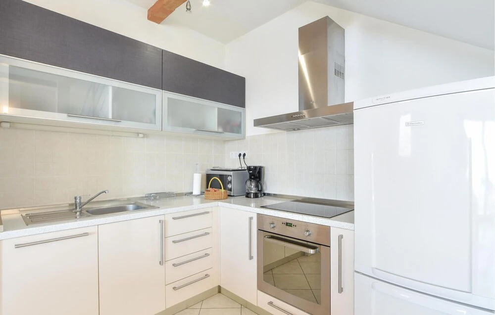 Stunning Home in Podstrana With Wifi and 3 Bedrooms