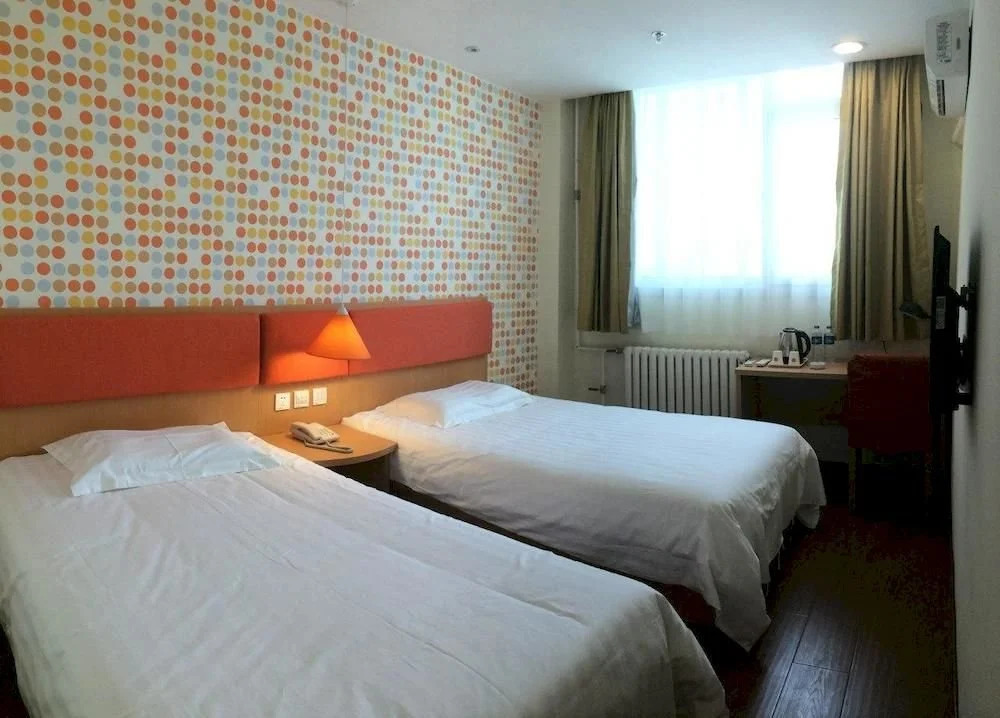Home Inn Dalian Development Zone Jinma Road Metro Station