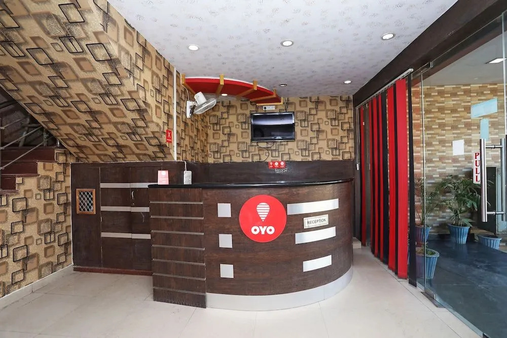 OYO 10413 Hotel Royal Plaza
