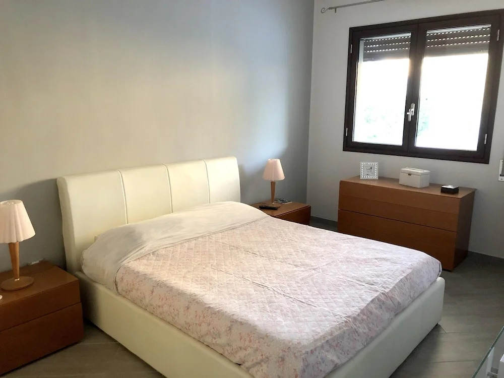 House With 3 Bedrooms In Arenella With Enclosed Garden And Wifi 100 M From The Beach