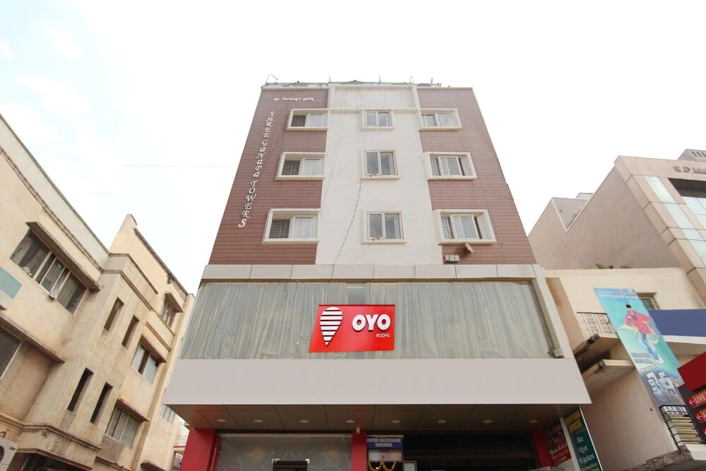 OYO 7529 Mayuri Residency