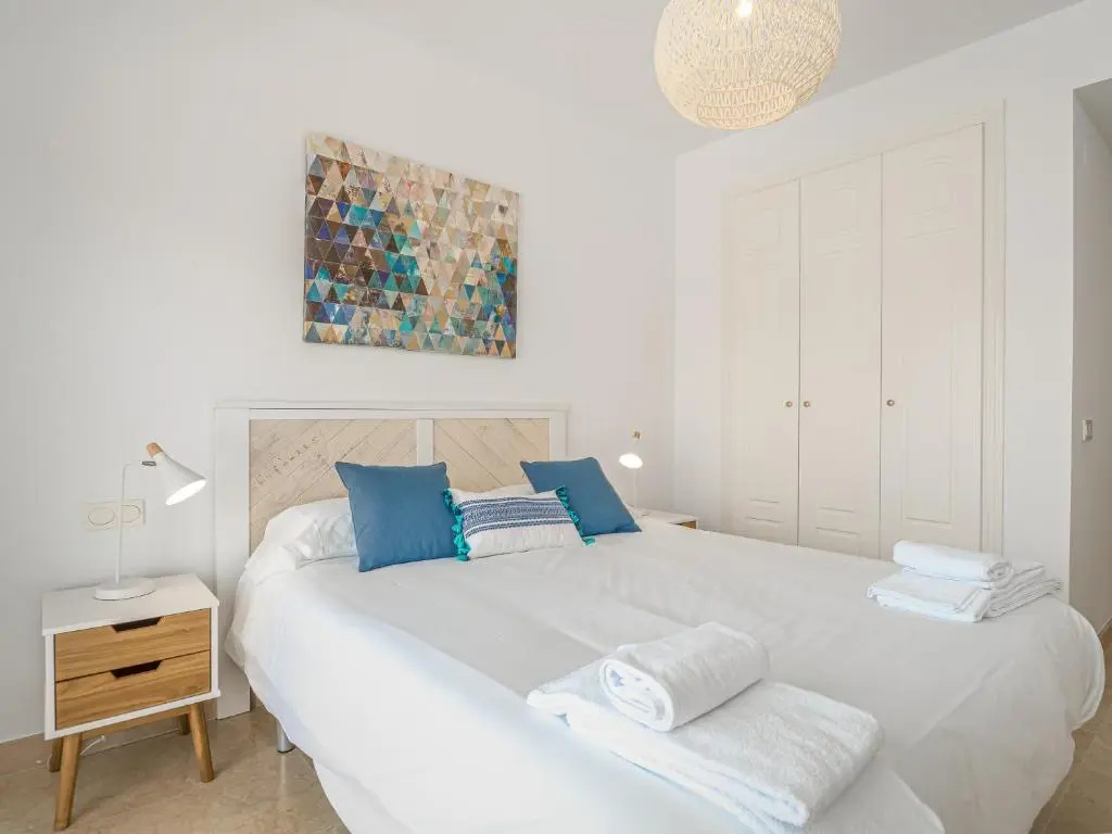 2290-Apt with Terrace Sea View And Pools
