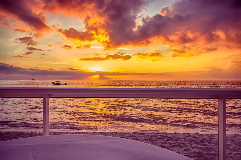 Travellers Beach Resort
