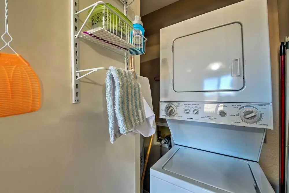 Condo on Golf Course: 2 Mi to Grindstone Lake!