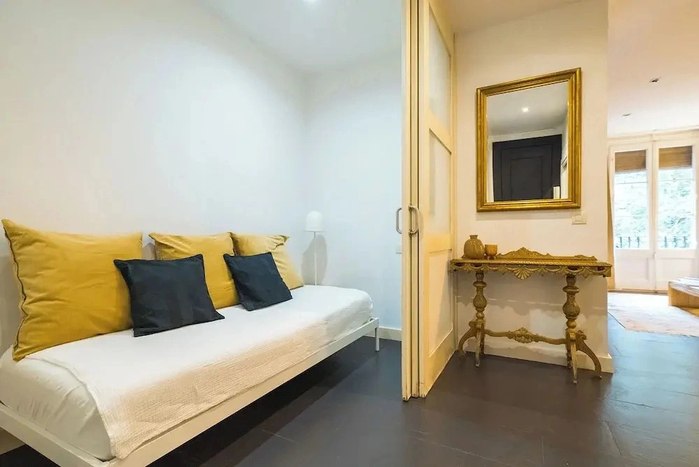 Dana - Enjoy Apartments Rocafort