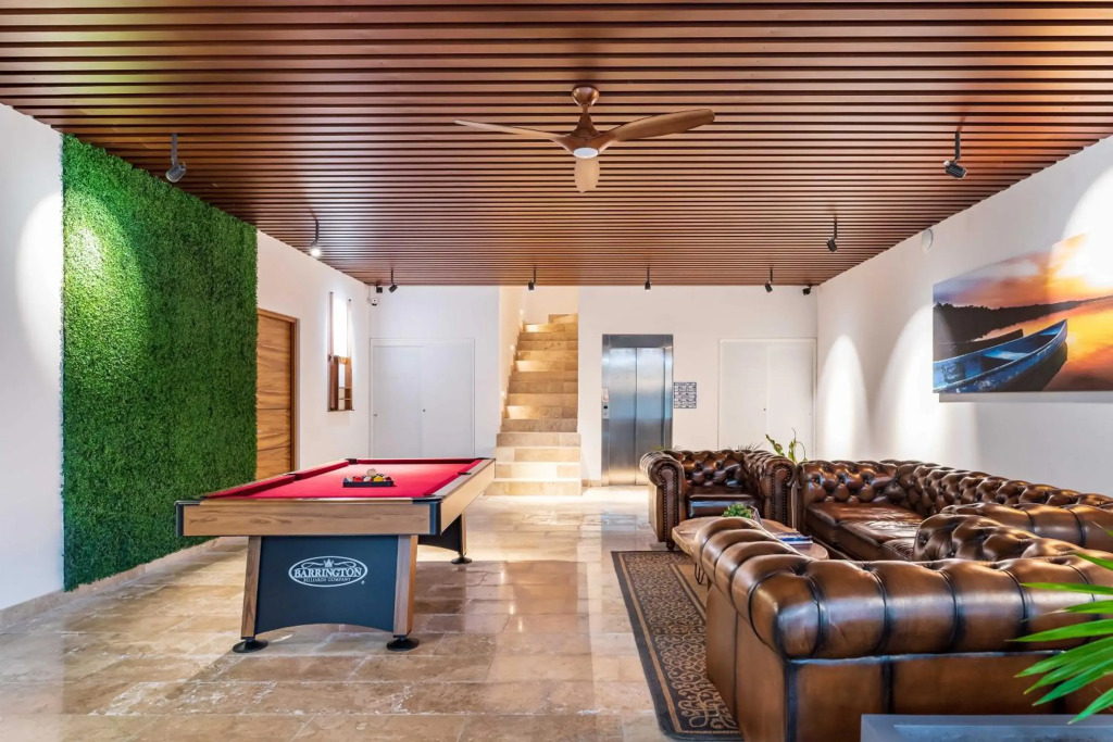 Ultra Luxury Condo, Rooftop Pool and HIGH SECURITY, Viva Residence
