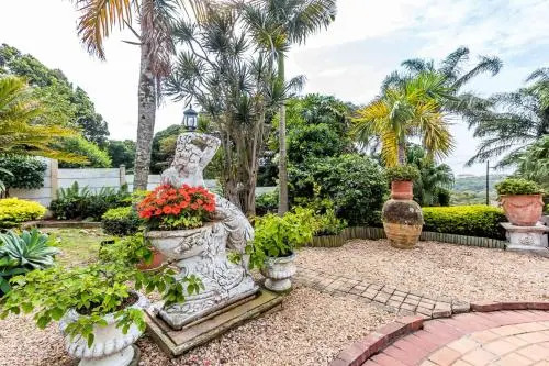 Palm Lodge