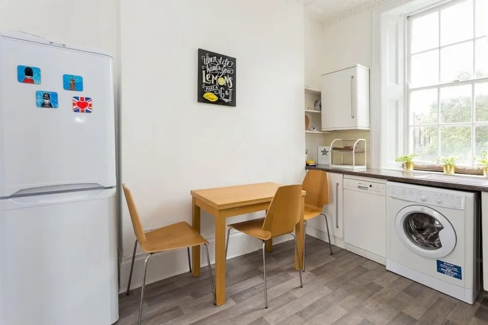 Stunning, Spacious Townhouse Moments From Camden