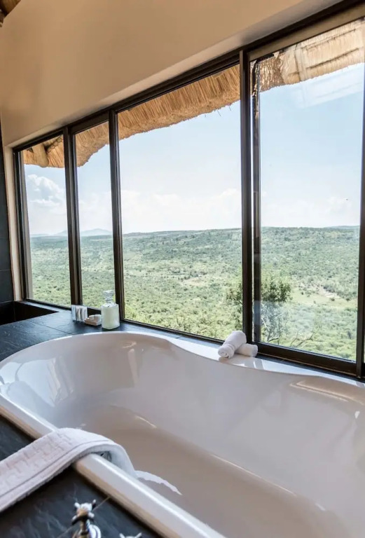 Umzolozolo Private Safari Lodge & Spa