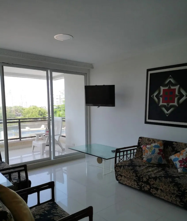 Apartamento con Balcn y Vista a la Baha del Laguito