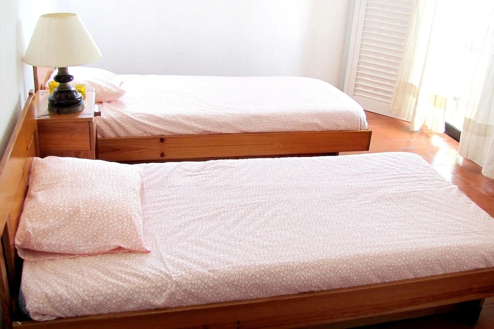 Apartment with 2 Bedrooms in Porches, with Furnished Balcony And Wifi