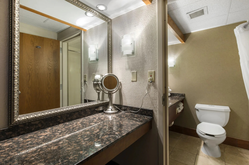 Greenstay Hotel & Suites