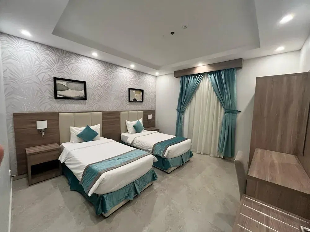 Demure -Razin Serviced Apartments