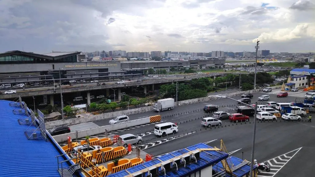 Palm Tree Condos near MNL Airport Terminal 3 by ELR