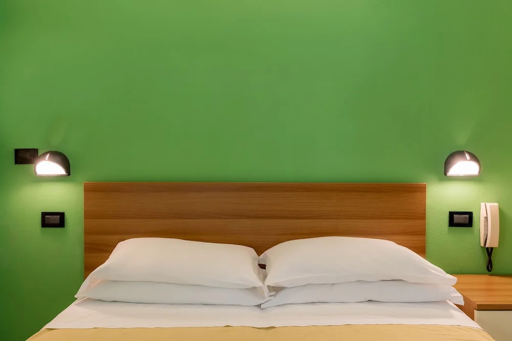 Sunflower Surf Youth Hotel