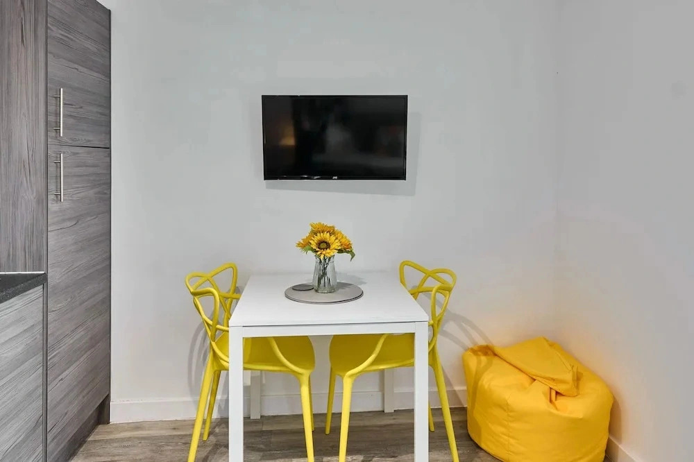 Host Stay Flat 3 4 Leigh Street