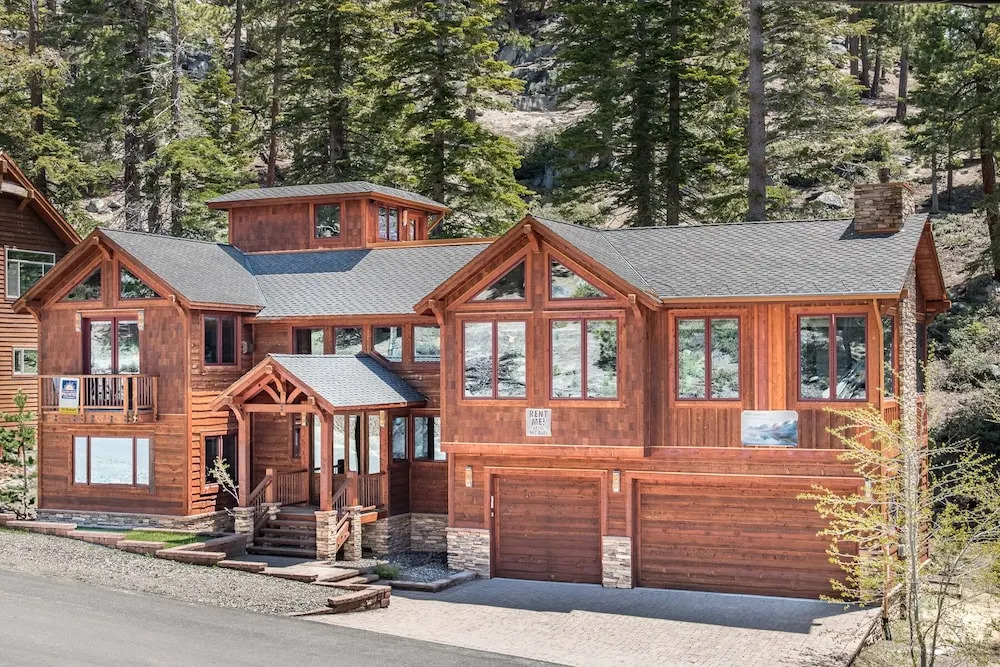 Extravagant Mountain Lodge at Heavenly by RedAwning