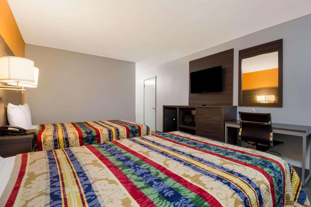 Monsoon Inn