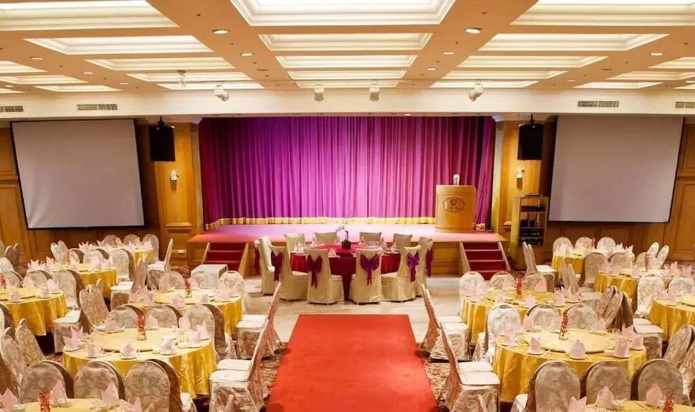 Chuto Plaza Hotel