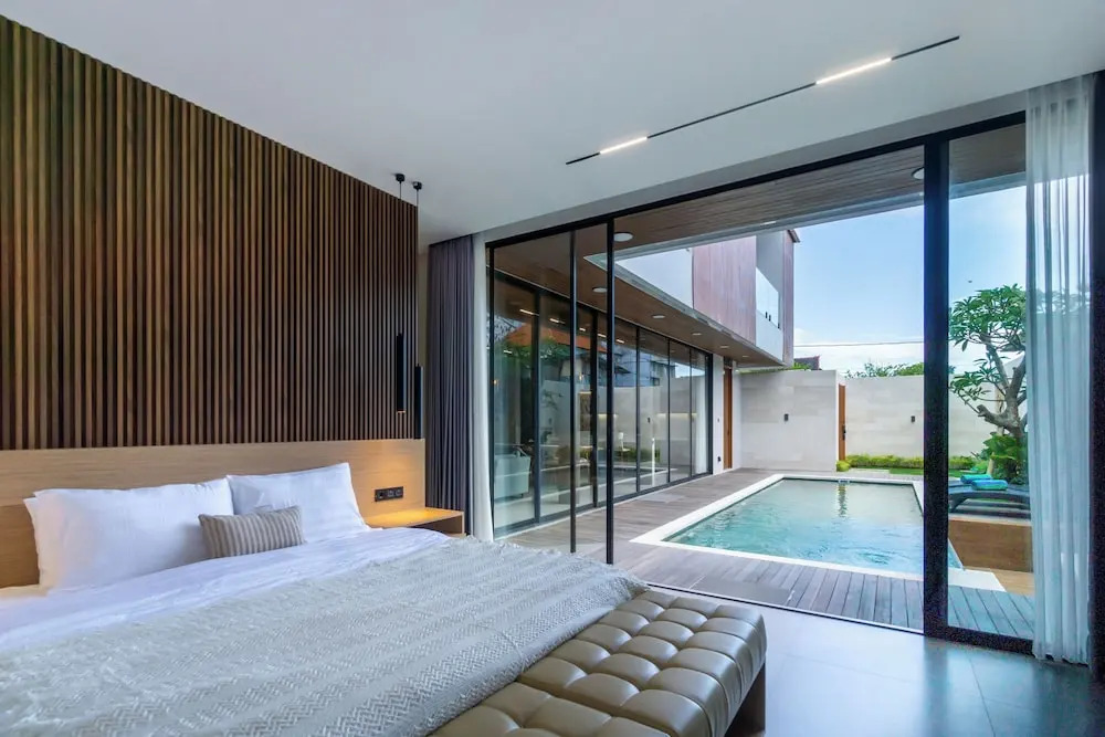 Villa Elena by Maheswara