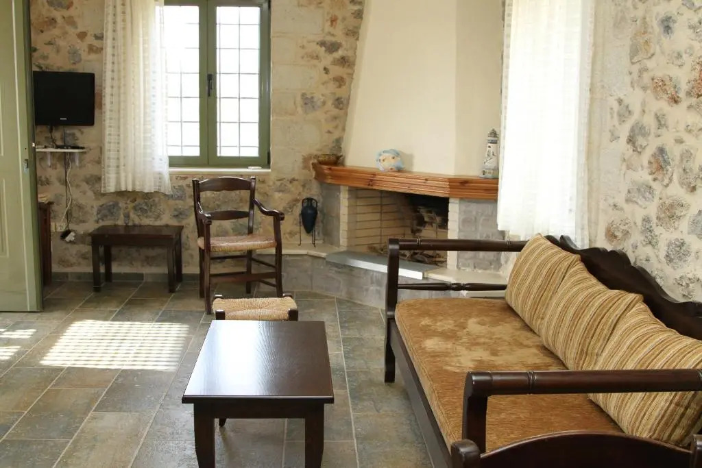 Family Friendly Cozy House Near Beach, Sea View