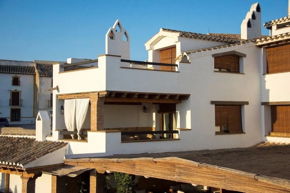 Alhanda Apartahotel