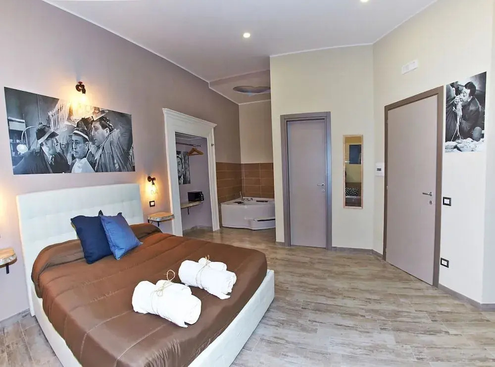 Artisti Sustinea Rooms