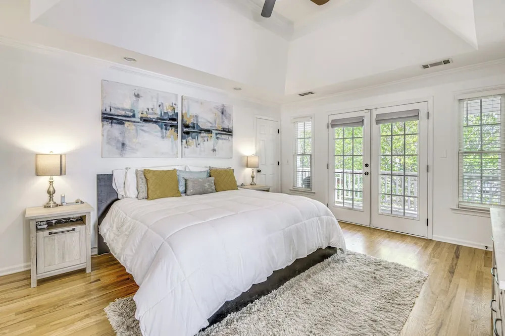 Walk to Mercedes-benz! Spacious Getaway in Atlanta