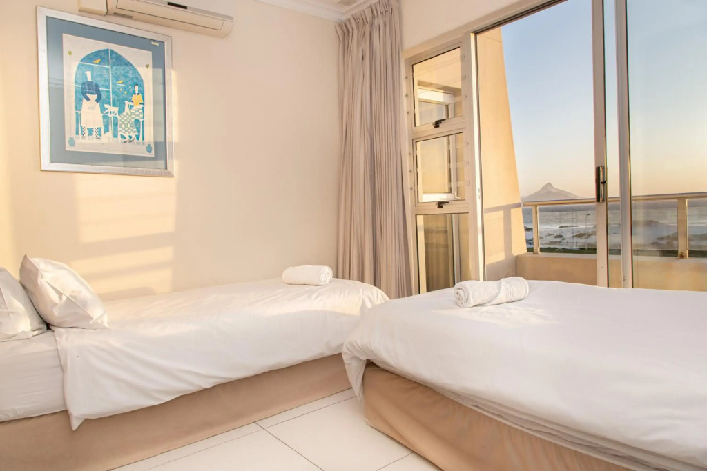 Spectacular Beachfront Apartment 3 Bedroom C101 Sea Spray