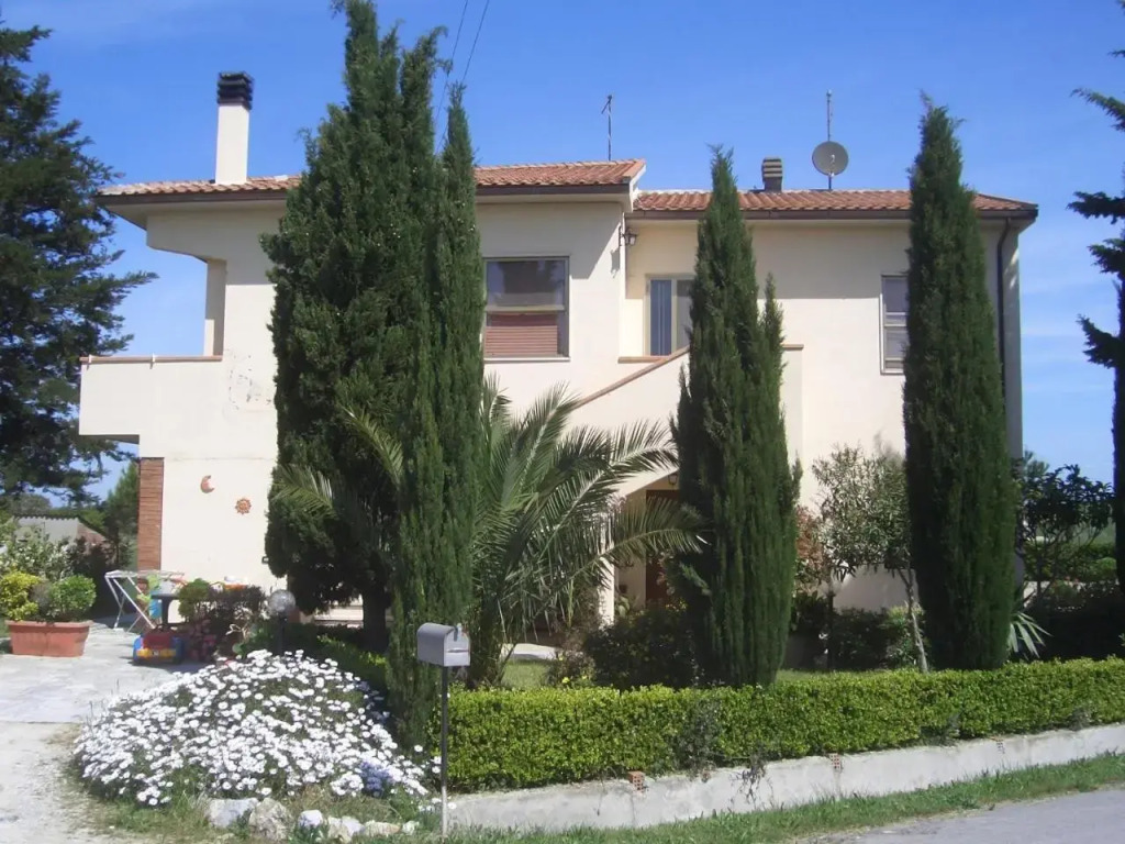 Agriturismo Mandriato Organic Farm in the Tuscan Hills