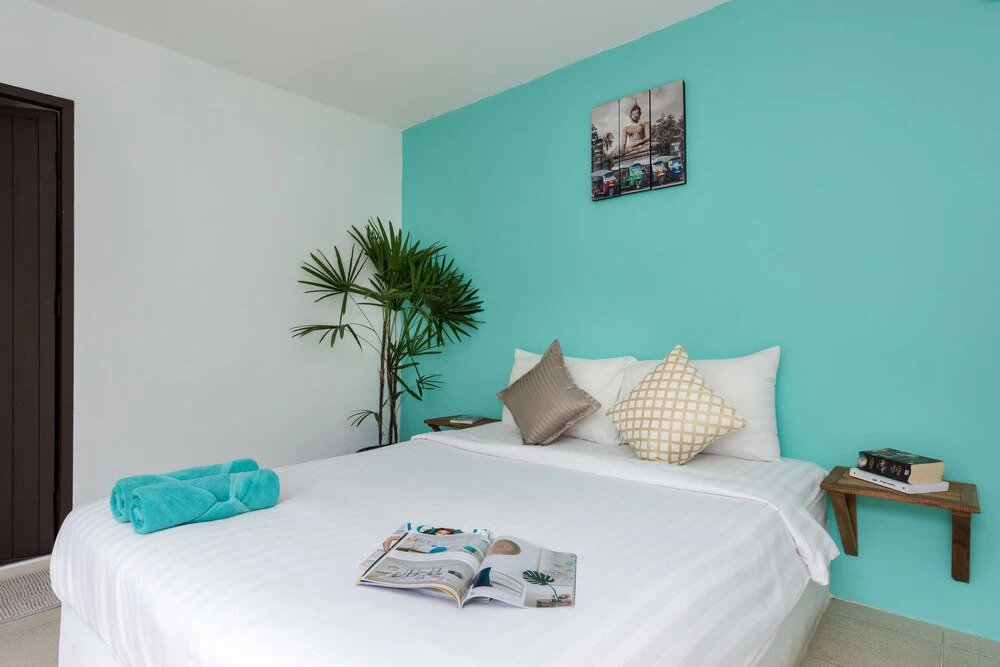 Castaway Guesthouse Hostel and Bar
