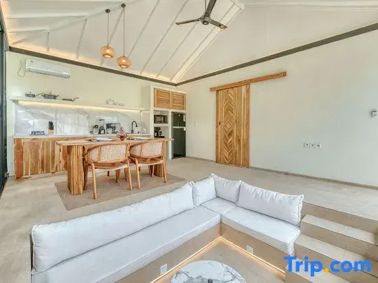 Melasti Breeze 4 – 1BR Tropical Escape in Uluwatu  - A Luxury Private Villa By Balinest Villas
