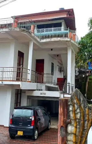 Hotel In Kandy Near By Lake Sleeps 38
