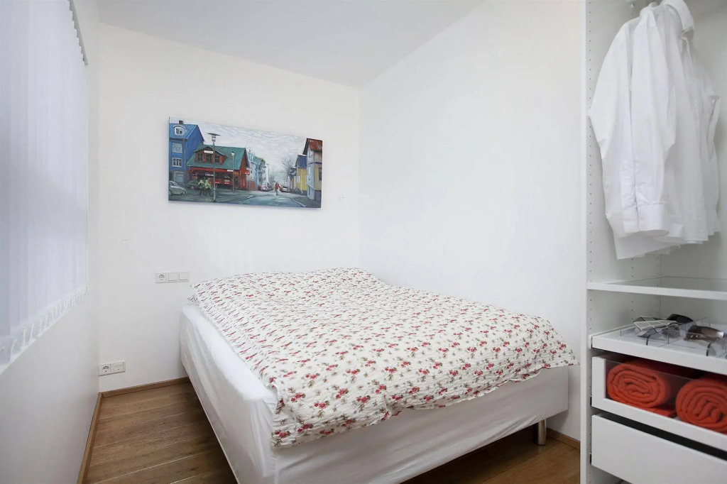 Draumholl Apartments